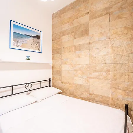 Coral House Premium, 200m To Pinus Village