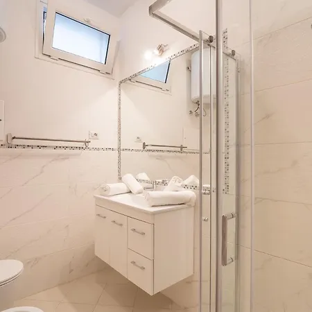 Coral House Premium, 200m To Tatil Evi Pinus Village